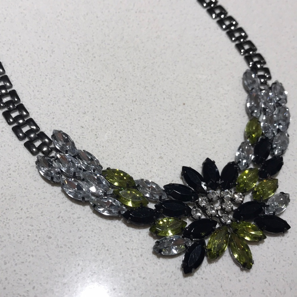Jeweled necklace - Picture 2 of 2